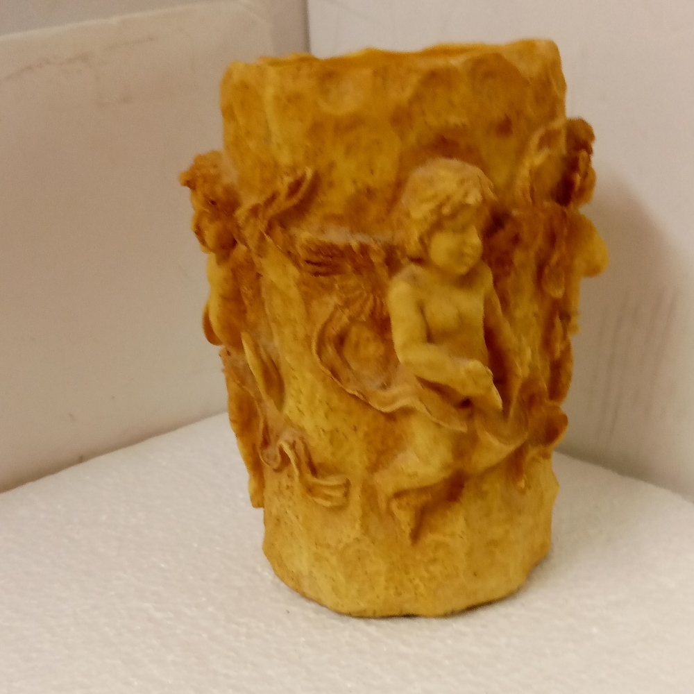 Lloyd's of London Angel Cherub Pillow candle or trinkets holder 8"x 3.5 Resin